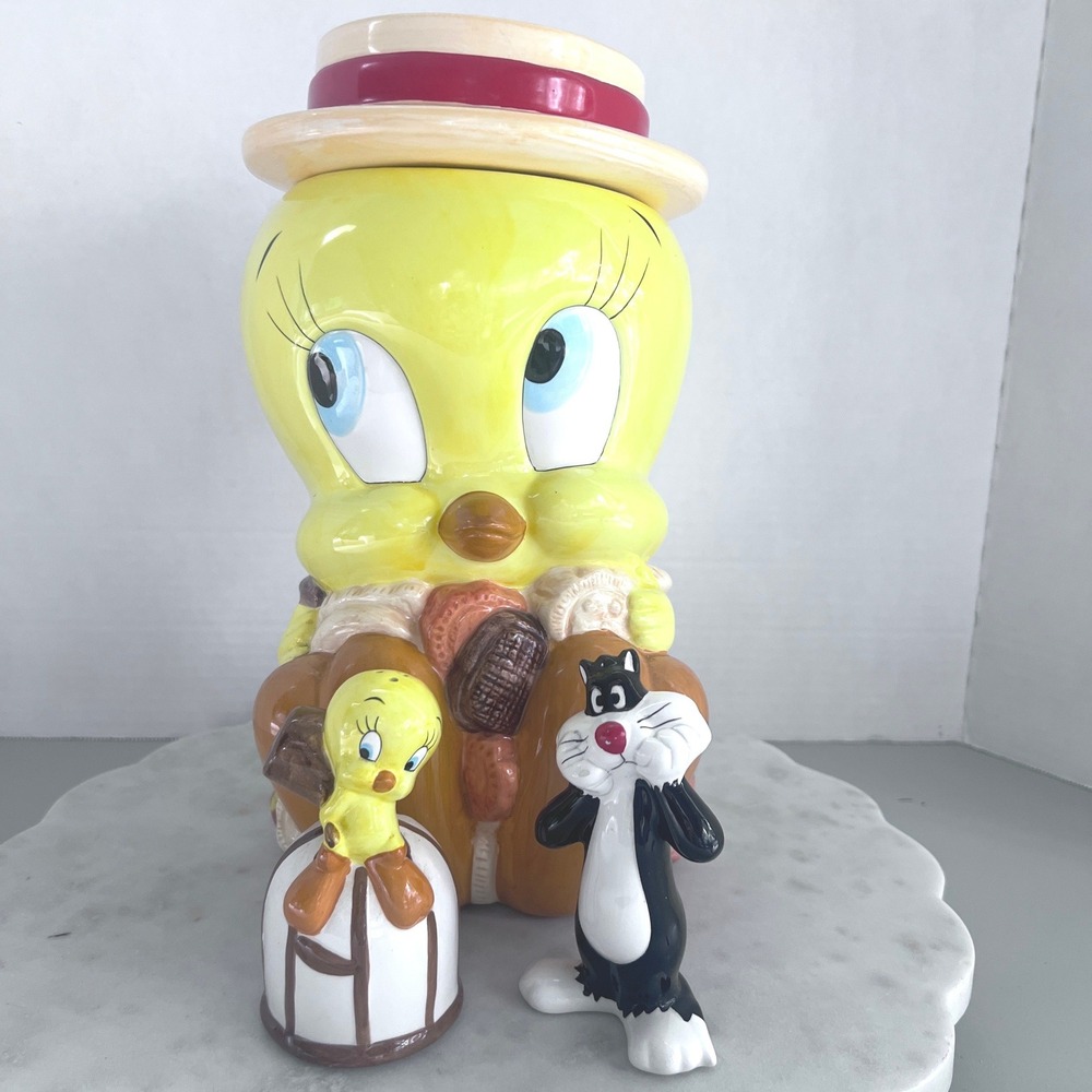 Vintage Warner Bros 93 Looney Tunes Cookie Jar and Shakers Tweety Bird Sylvester